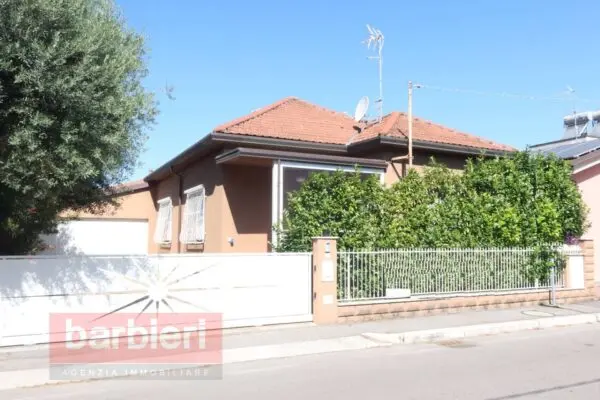 Villa via Primo Targhini 4101, Cesena