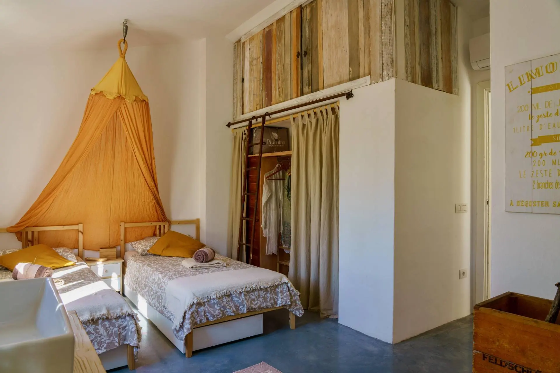 Immagine per Villa in vendita a Olbia SAN PANTALEO - VIA STAZZI VADDI LONGA 