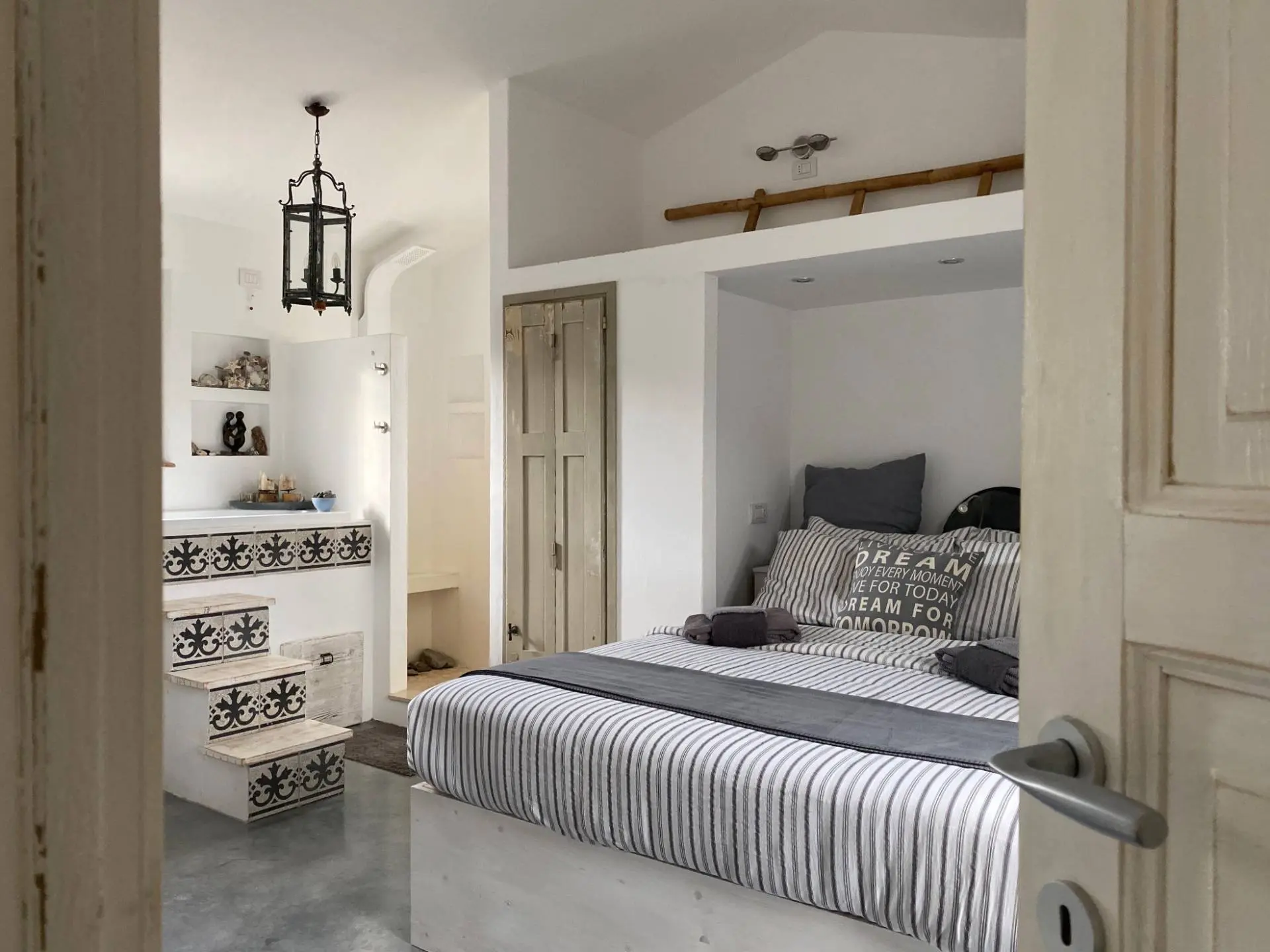 Immagine per Villa in vendita a Olbia SAN PANTALEO - VIA STAZZI VADDI LONGA 