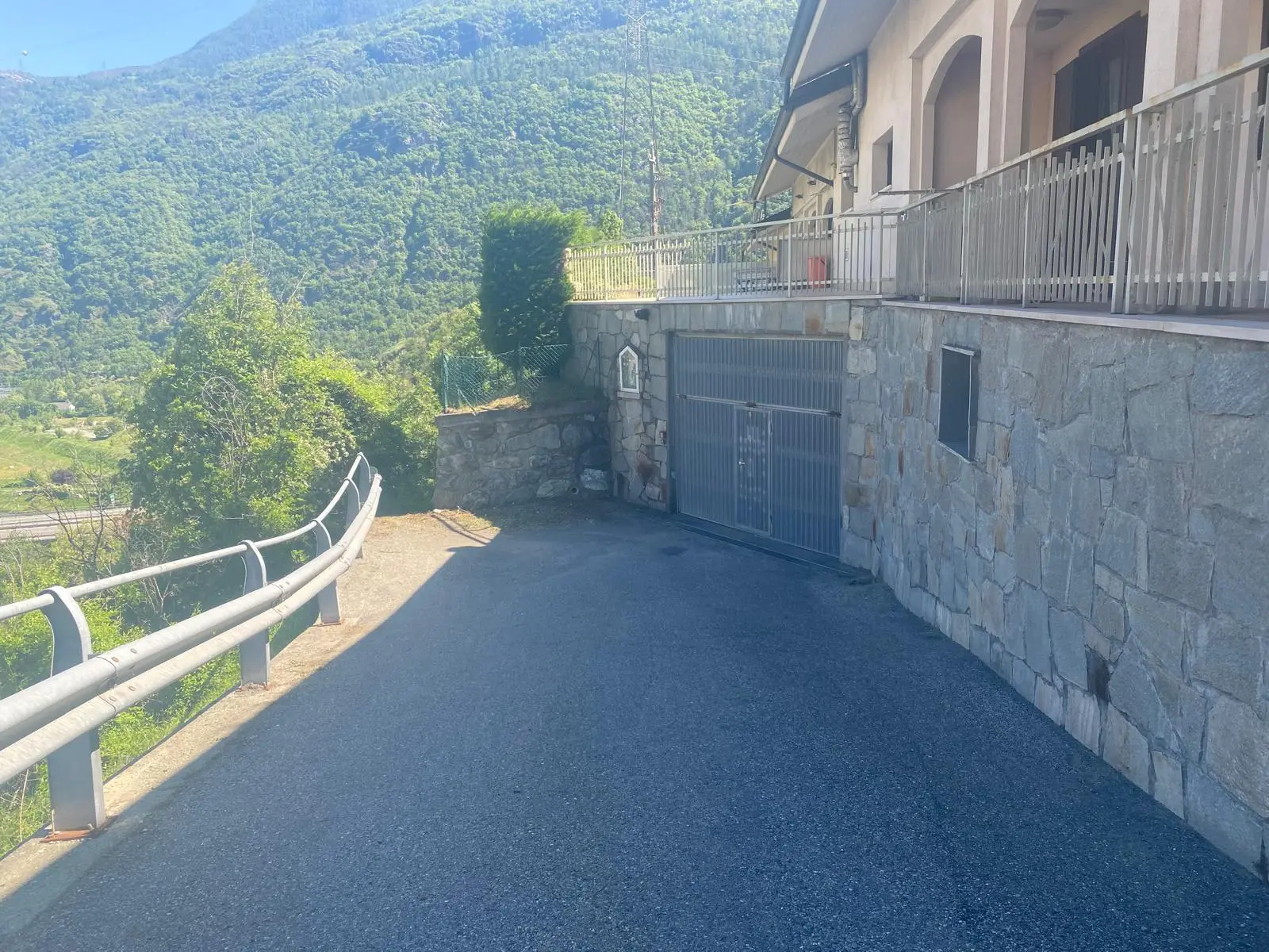 Immagine per Garage in vendita a Châtillon via Tornafol