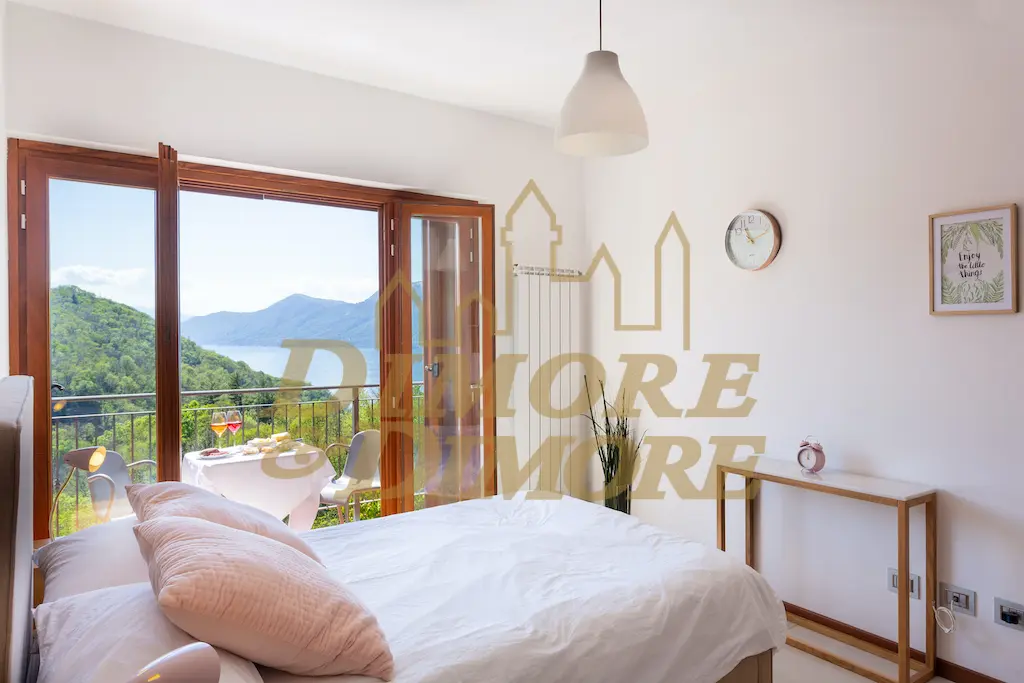Immagine per Villa a schiera in vendita a Dumenza 2