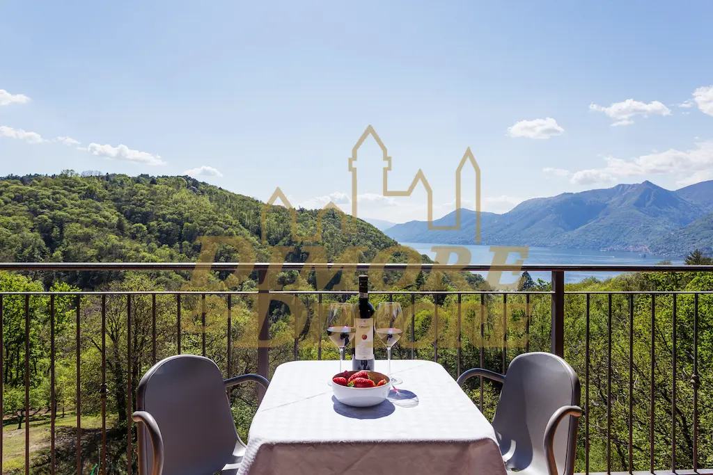 Immagine per Villa a schiera in vendita a Dumenza 2