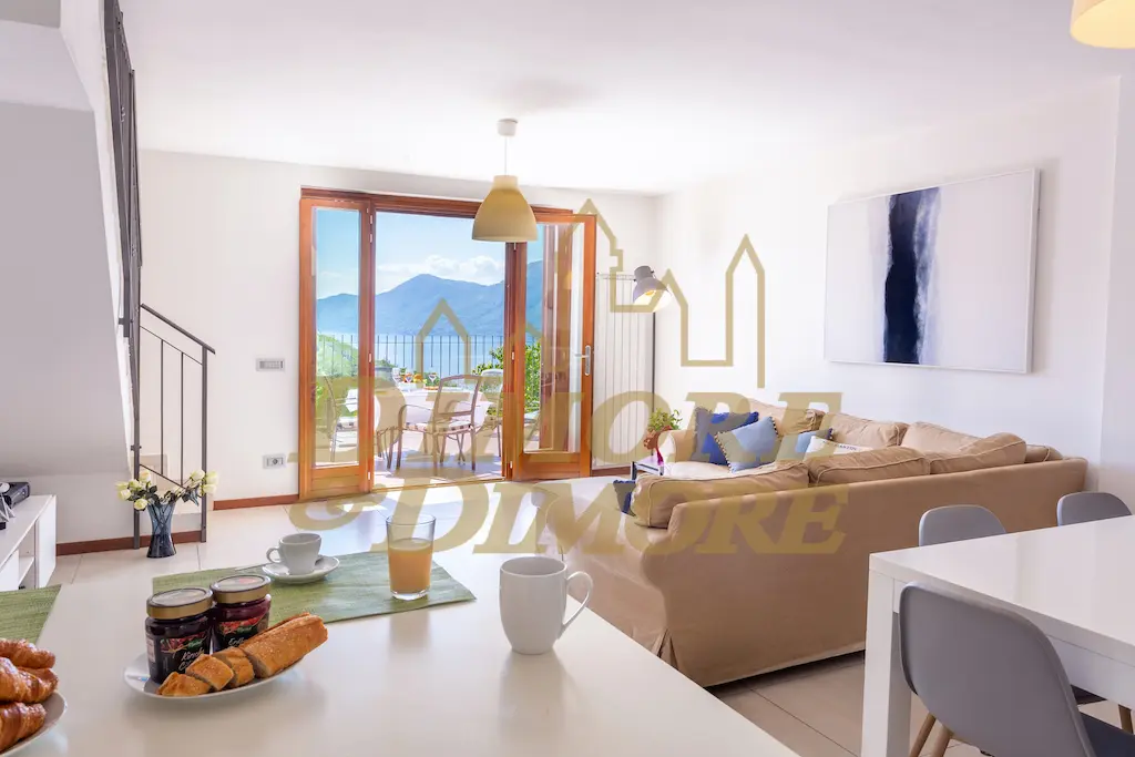 Immagine per Villa a schiera in vendita a Dumenza 2