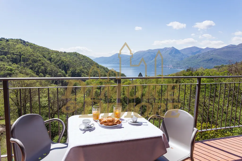 Immagine per Villa a schiera in vendita a Dumenza 2