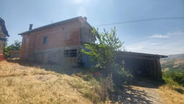 Villa via Marzola 86, Guiglia