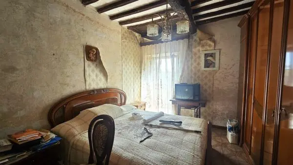 Casale via Vocabolo Menicaglie 9, Baschi