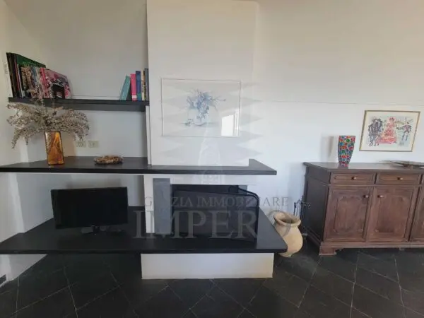 Villa via Alle Ville 12, Ventimiglia