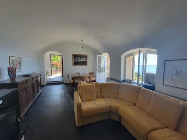 Villa via Alle Ville 12, Ventimiglia