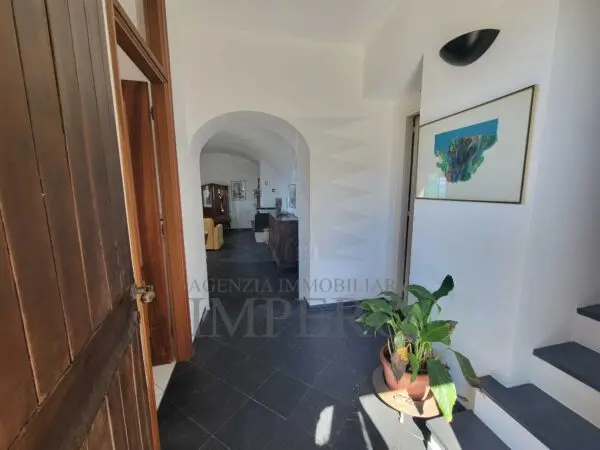 Villa via Alle Ville 12, Ventimiglia
