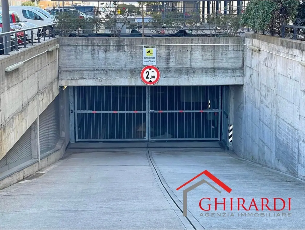 Immagine per Locale commerciale in vendita a Genova via Luigi Cibrario