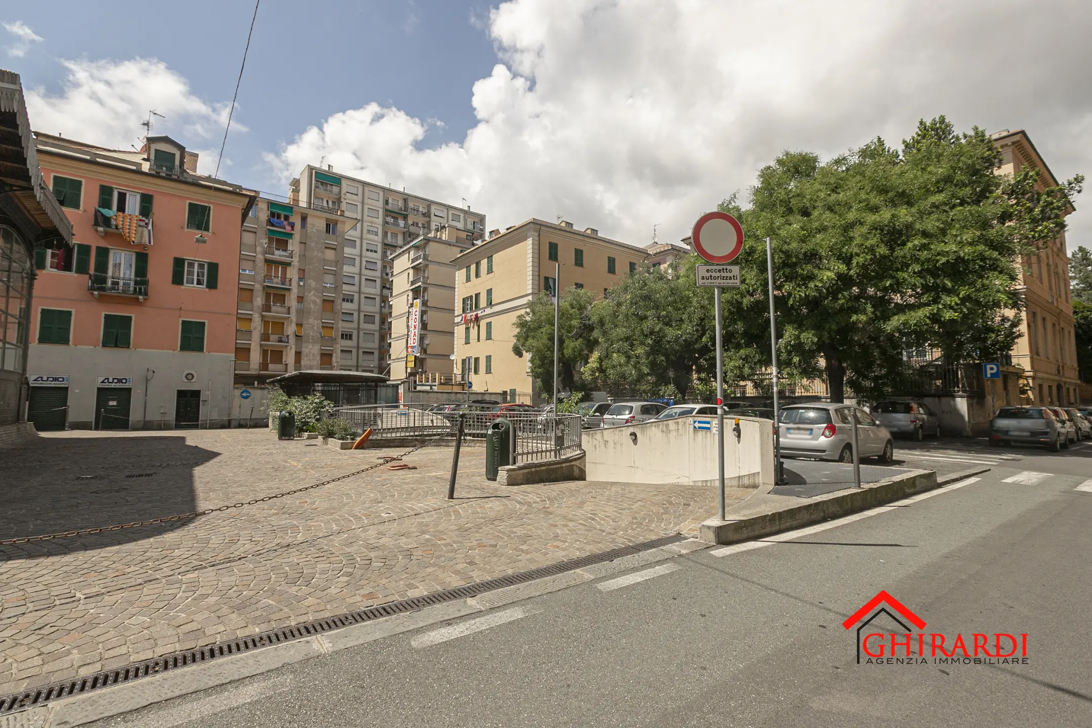 Immagine per Garage in vendita a Genova via Ferro