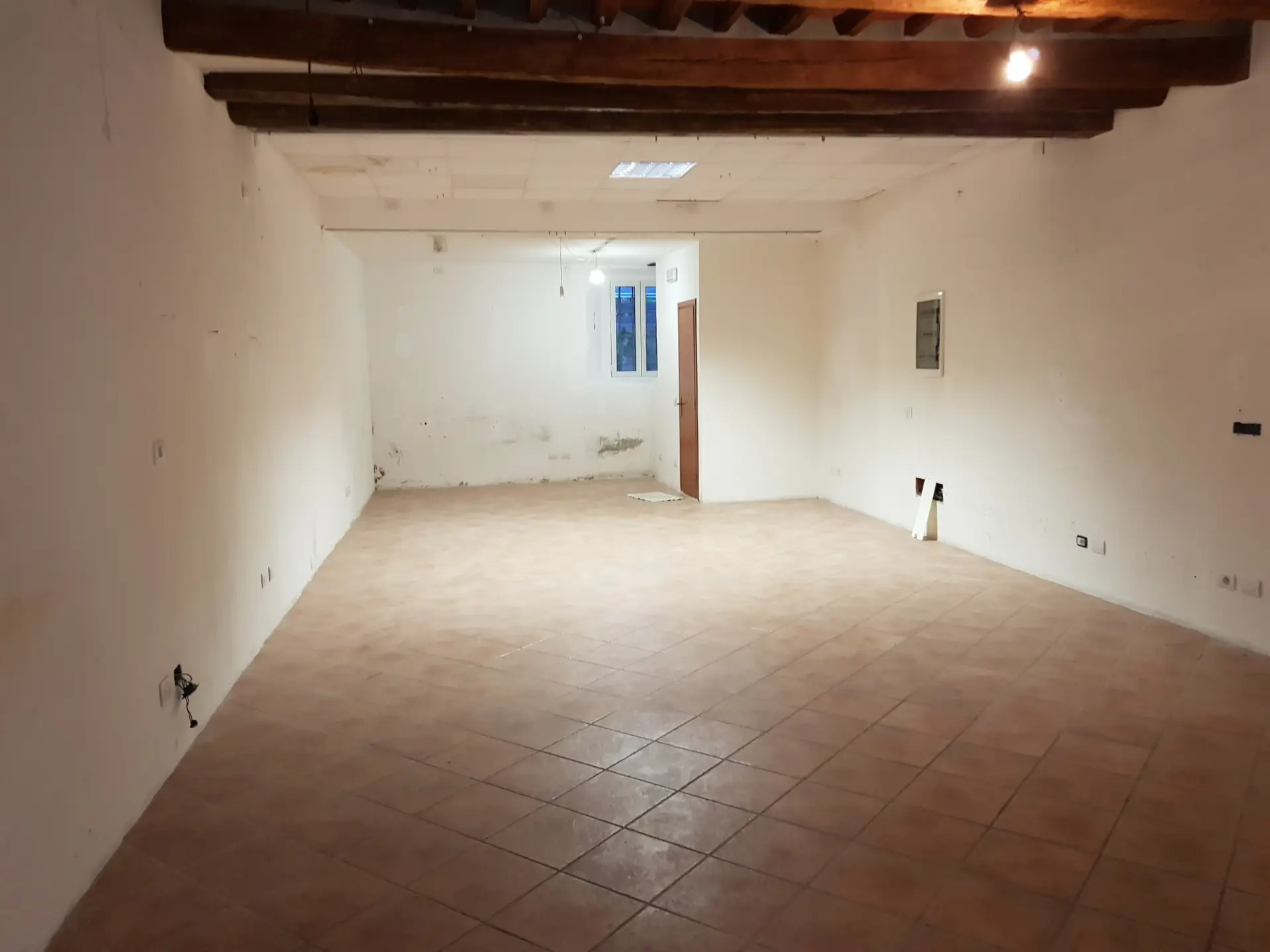 Immagine per Commerciale in vendita a Lucca via San Gregorio