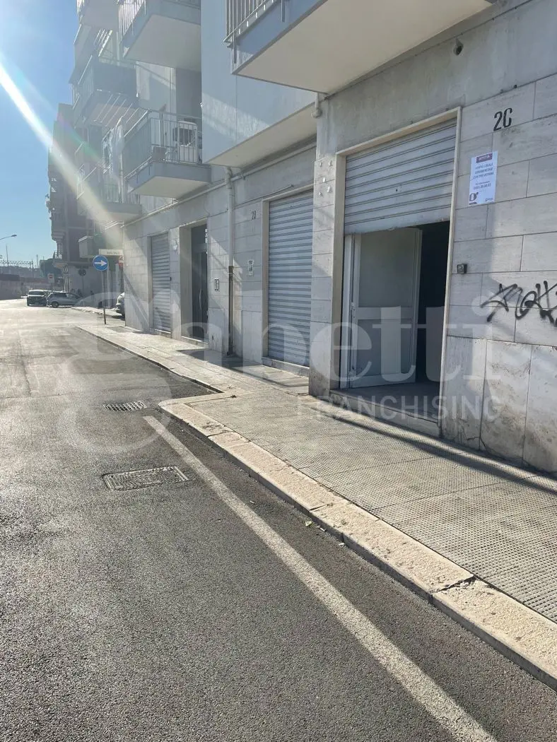 Immagine per Negozio in affitto a Barletta via Del Milite Ignoto