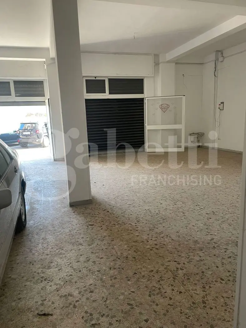 Immagine per Negozio in affitto a Barletta via Del Milite Ignoto