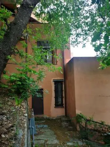 Appartamento via Sanda Frazione Cornaro, Savona