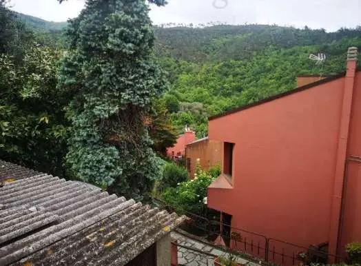 Appartamento via Sanda Frazione Cornaro, Savona