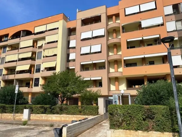 Trilocale via Berlino 6, Casamassima