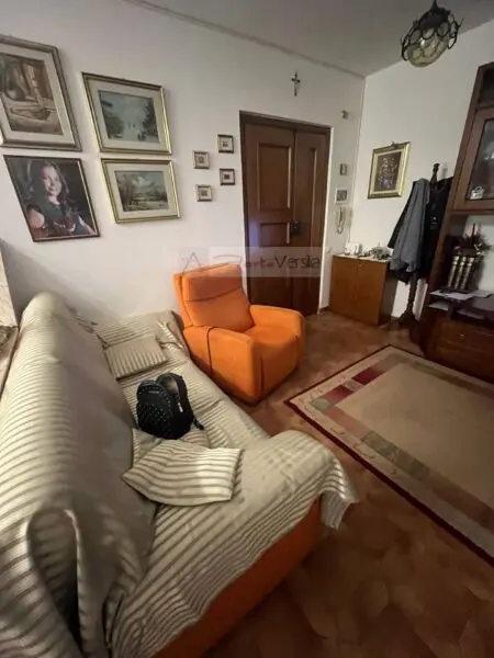Appartamento via, Massa