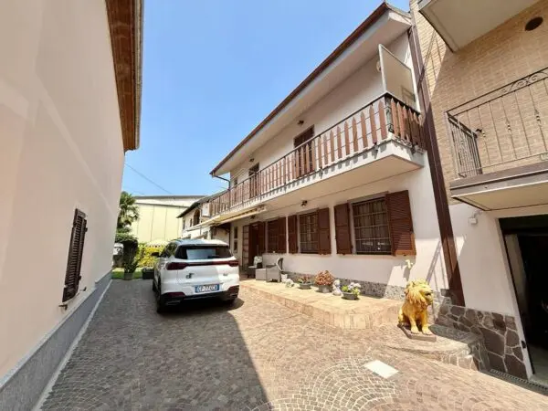 Villa via, Alessandria