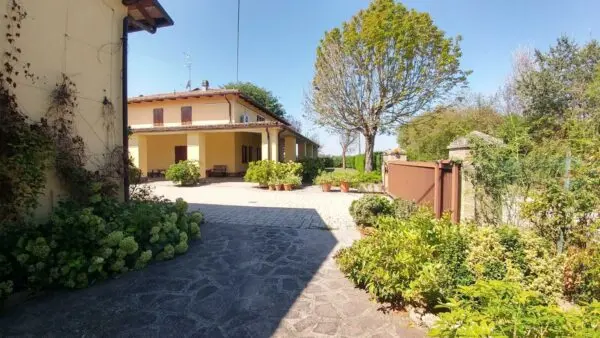 Villa via Stradello Giovanardi 95, Cittanova, Modena