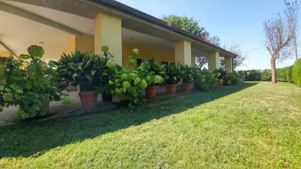 Villa via Stradello Giovanardi 95, Cittanova, Modena
