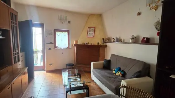 Trilocale via Xxi Aprile 16, Montecchio