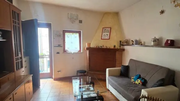Trilocale via Xxi Aprile 16, Montecchio