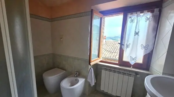 Trilocale via Xxi Aprile 16, Montecchio