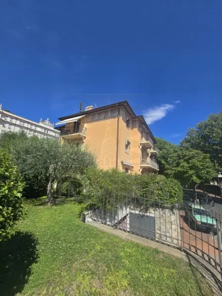 Trilocale via Romana 100, Bordighera