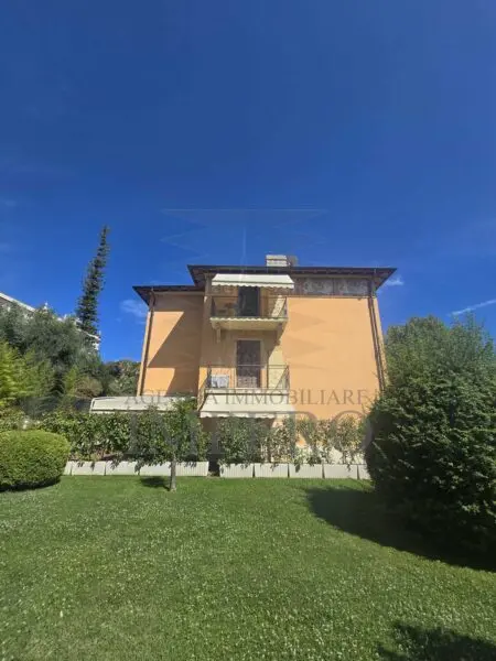 Trilocale via Romana 100, Bordighera