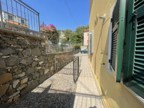 Appartamento via Aurelia 28, Cipressa