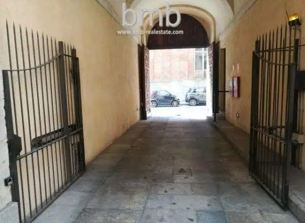 Posto Auto via Bogino 11, Torino