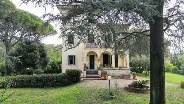 Villa via Traversa I 248, Lucca