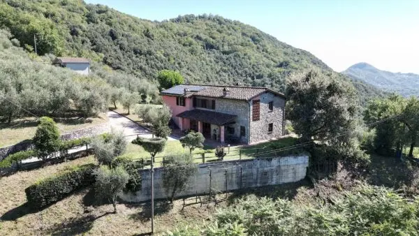 Rustico via Località Pieve Di Cerreto 3, Borgo A Mozzano