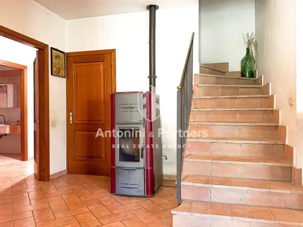 Villa strada Statale 448, Todi