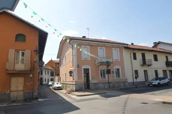 Appartamento via Guibert 32, Caselle Torinese