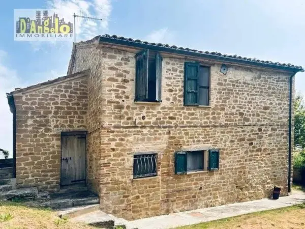Casa Indipendente via Contrada Santa Lucia 12, Force