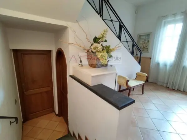 Villa via, Montignoso
