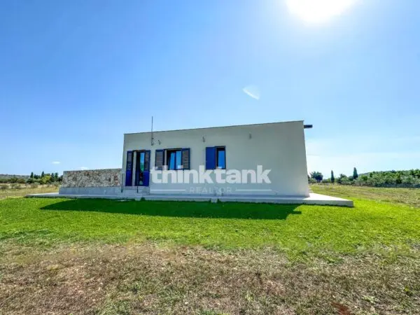 Villa strada Mare Monti, Priolo Gargallo