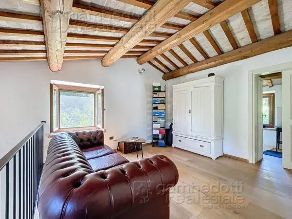 Villa via, Urbino