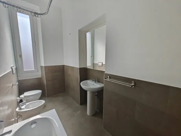Appartamento via Spartaco 38, Milano