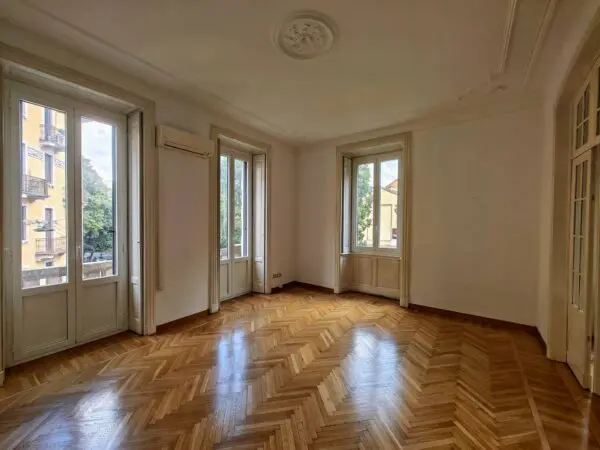 Appartamento via Spartaco 38, Milano
