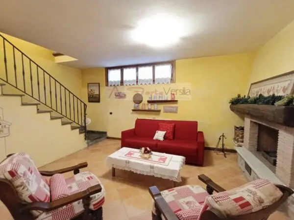 Villa via, Montignoso