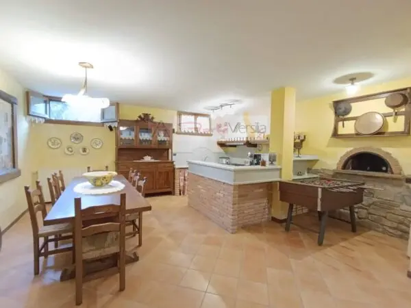 Villa via, Montignoso