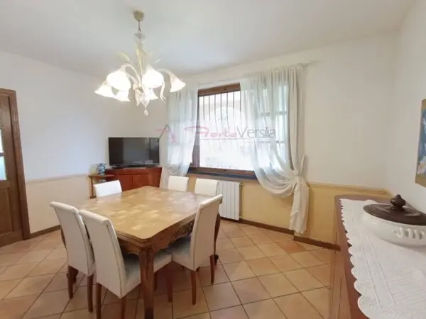 Villa via, Montignoso