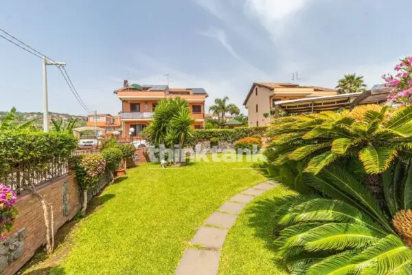 Villetta A Schiera via Capomulini Snc, Acireale