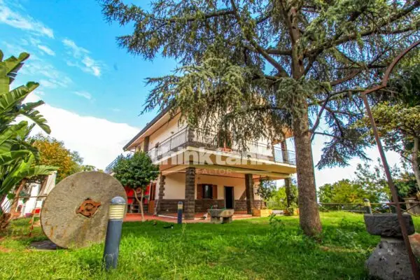 Villa via Ombra, Ragalna