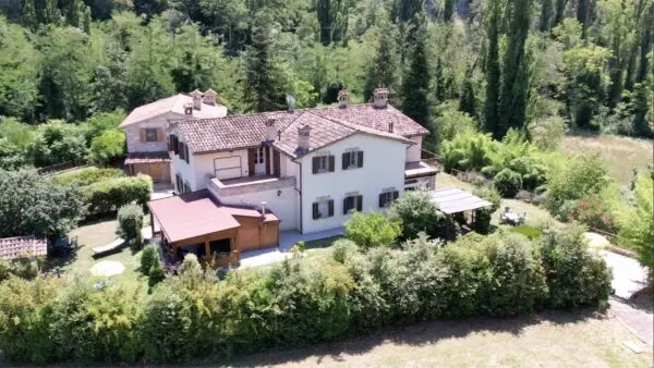 Villa via, Urbino