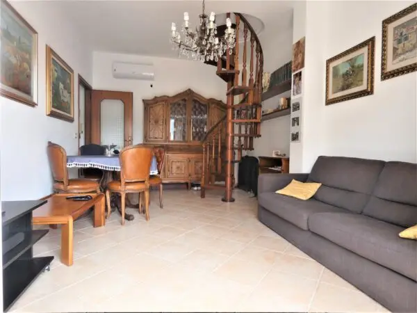 Monolocale via Isonzo 16, Loano