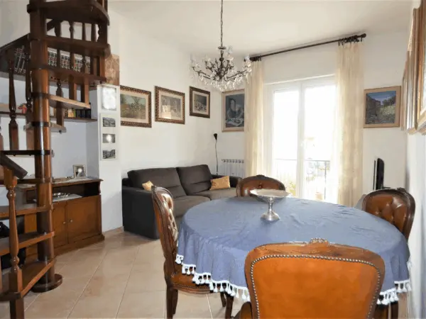 Monolocale via Isonzo 16, Loano